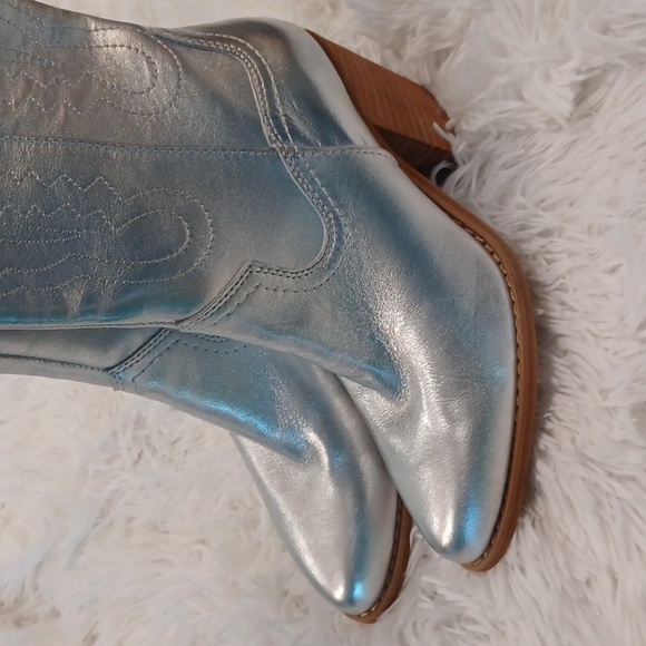 Gianni Bini NWT Leather Metallic  Silver Tall Boots Embroidered Western … - Picture 12 of 16
